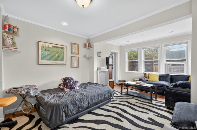 26 W 5th Street, Locust Valley, NY 11560