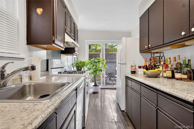 26 W 5th Street, Locust Valley, NY 11560