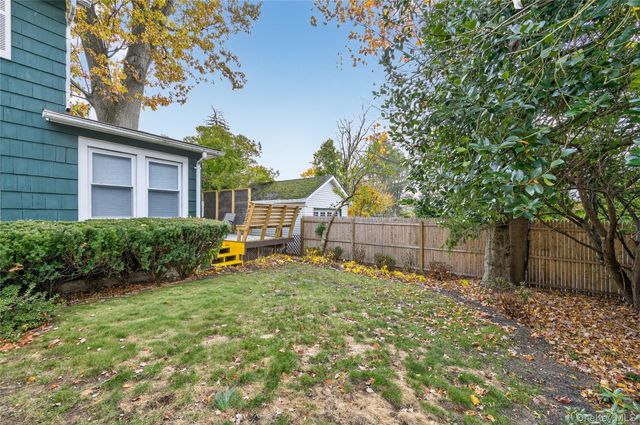 26 W 5th Street, Locust Valley, NY 11560