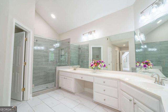 3819 Meandering Way SW, Lilburn, GA 30047