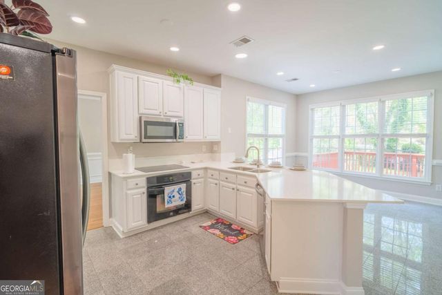 3819 Meandering Way SW, Lilburn, GA 30047