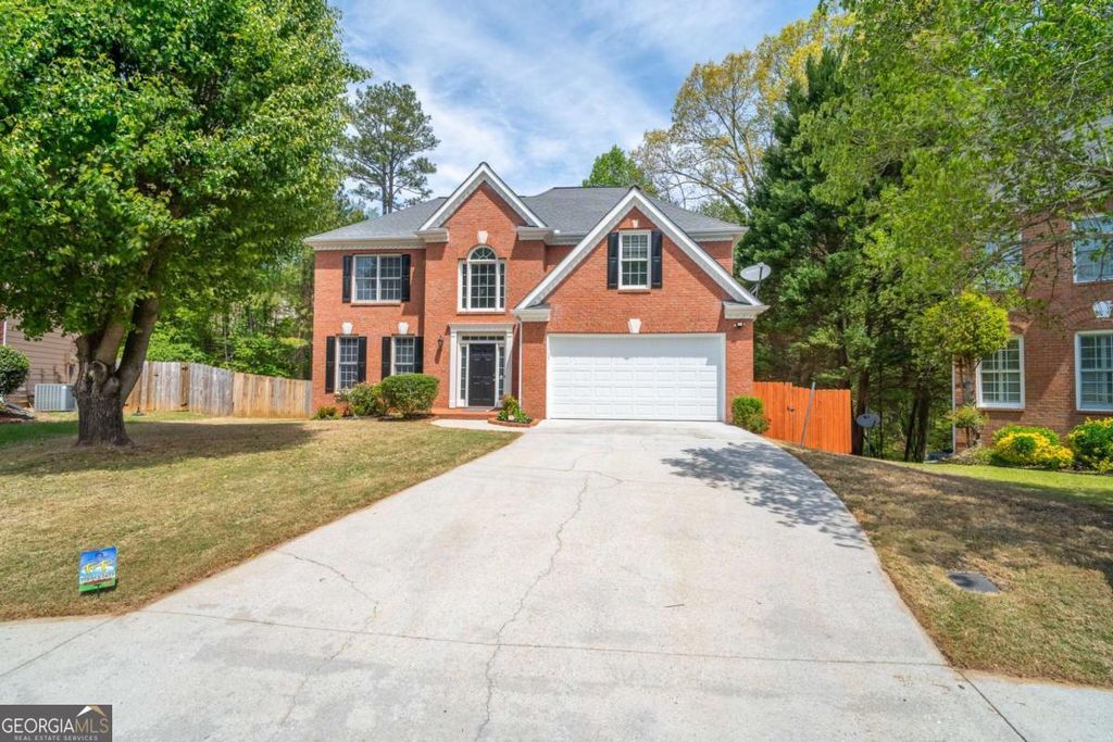 3819 Meandering Way SW, Lilburn, GA 30047