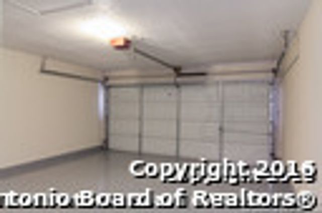 8251 SUNSHINE TRAIL DR, San Antonio, TX 78244