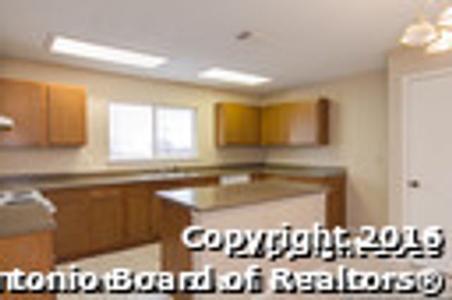 8251 SUNSHINE TRAIL DR, San Antonio, TX 78244