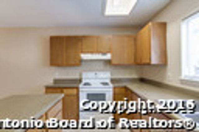 8251 SUNSHINE TRAIL DR, San Antonio, TX 78244