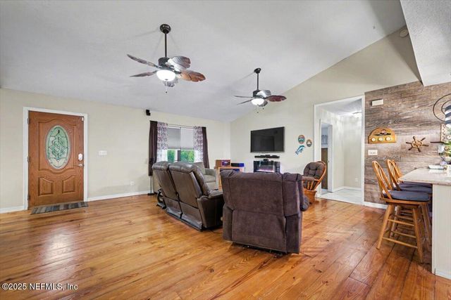 180 PIONEER Trail, Green Cove Springs, FL 32043