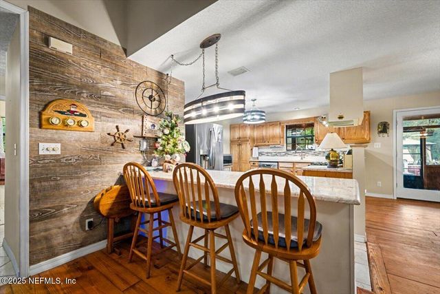 180 PIONEER Trail, Green Cove Springs, FL 32043