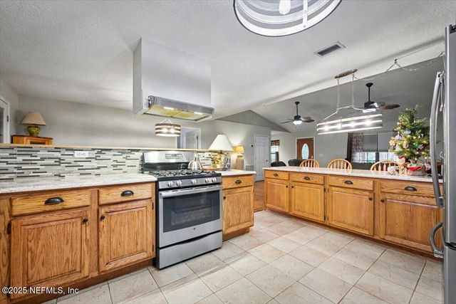 180 PIONEER Trail, Green Cove Springs, FL 32043