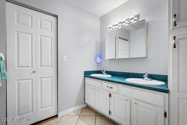 180 PIONEER Trail, Green Cove Springs, FL 32043