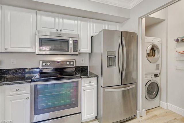 1265 Wildwood Lakes BLVD # 208, Naples, FL 34104