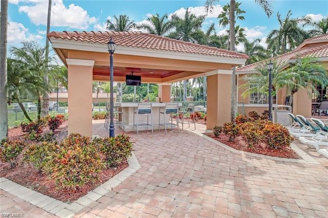 1265 Wildwood Lakes BLVD # 208, Naples, FL 34104