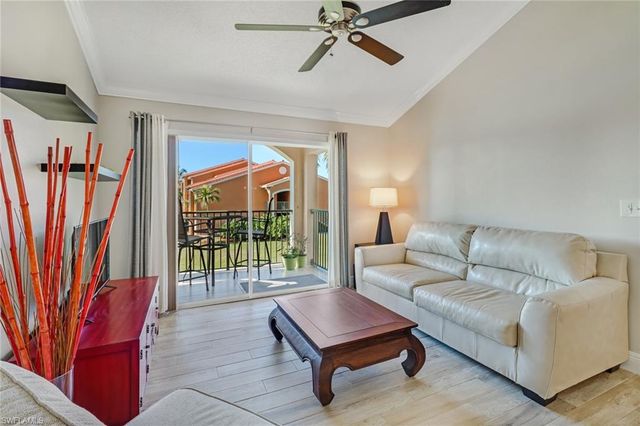 1265 Wildwood Lakes BLVD # 208, Naples, FL 34104