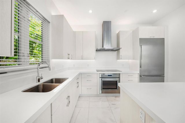 315 Santander Ave 311, Coral Gables, FL 33134