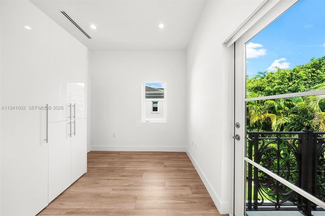 315 Santander Ave 311, Coral Gables, FL 33134