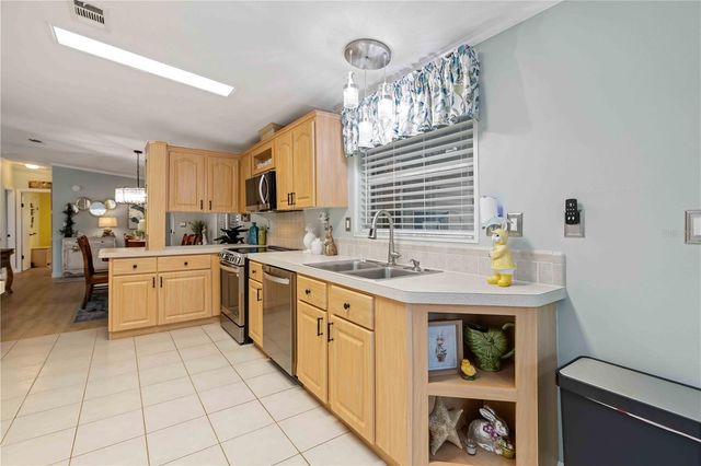 8521 COUNTESS AVENUE CIRCLE, Palmetto, FL 34221