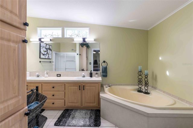 8521 COUNTESS AVENUE CIRCLE, Palmetto, FL 34221