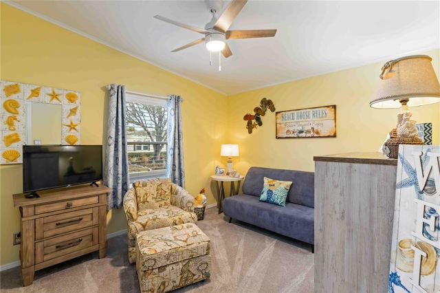 8521 COUNTESS AVENUE CIRCLE, Palmetto, FL 34221