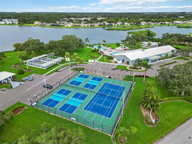 8521 COUNTESS AVENUE CIRCLE, Palmetto, FL 34221