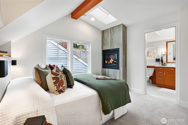 8401 Linden Avenue N, Seattle, WA 98103