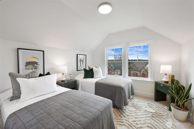 8401 Linden Avenue N, Seattle, WA 98103