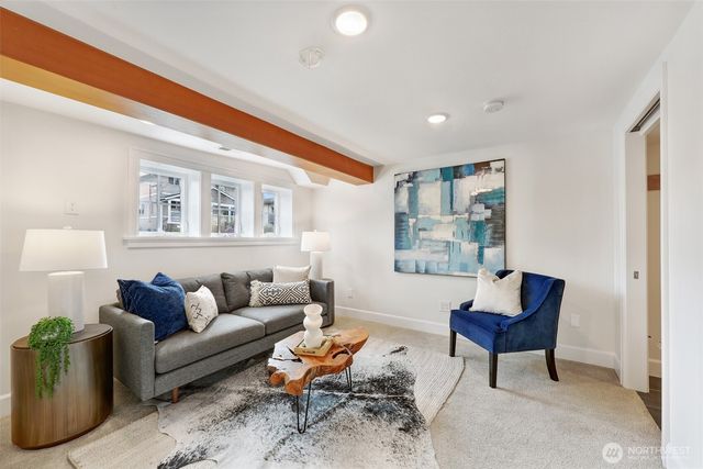 8401 Linden Avenue N, Seattle, WA 98103