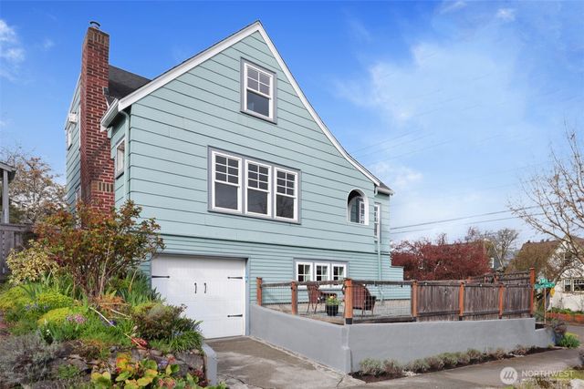 8401 Linden Avenue N, Seattle, WA 98103