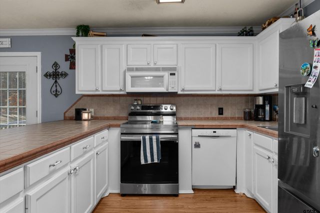 2509 N State Hwy 322, Henderson, TX 75652