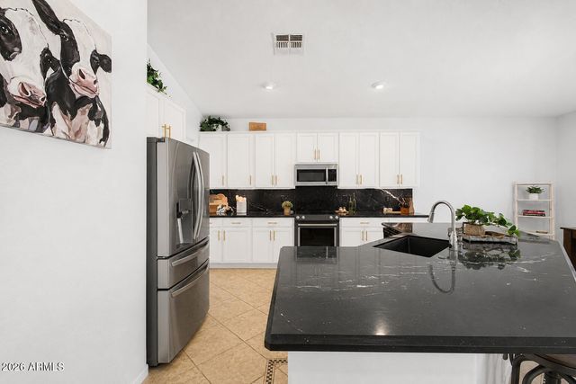 1748 E IRIS Drive, Chandler, AZ 85286