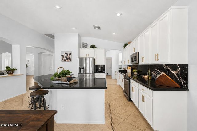 1748 E IRIS Drive, Chandler, AZ 85286