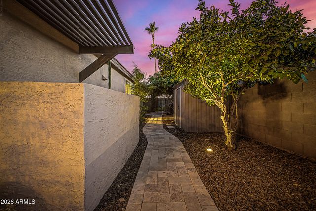 1748 E IRIS Drive, Chandler, AZ 85286