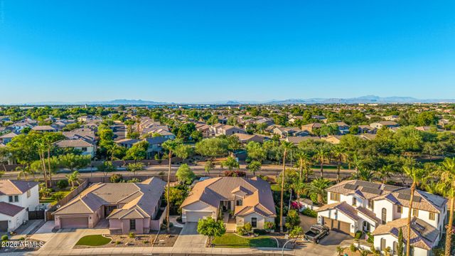1748 E IRIS Drive, Chandler, AZ 85286