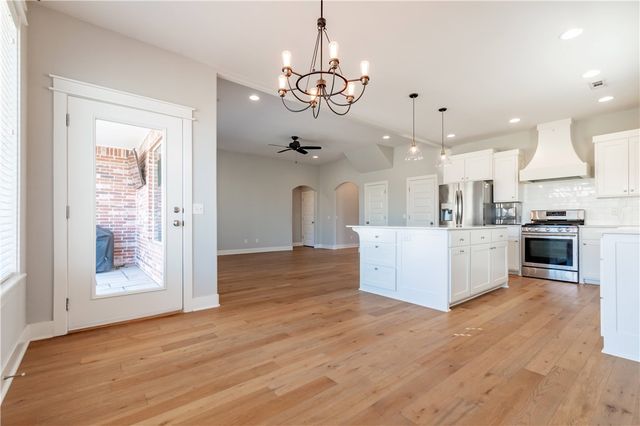 2787 N Chapel Drive, Fayetteville, AR 72704