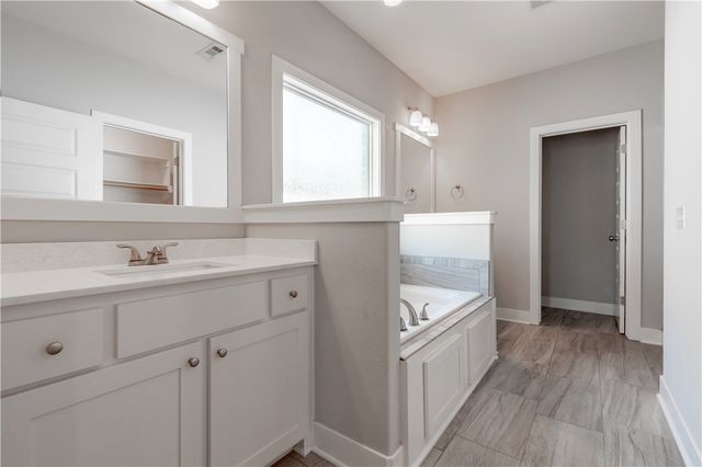 2787 N Chapel Drive, Fayetteville, AR 72704