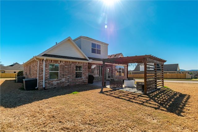 2787 N Chapel Drive, Fayetteville, AR 72704