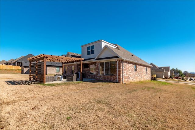 2787 N Chapel Drive, Fayetteville, AR 72704