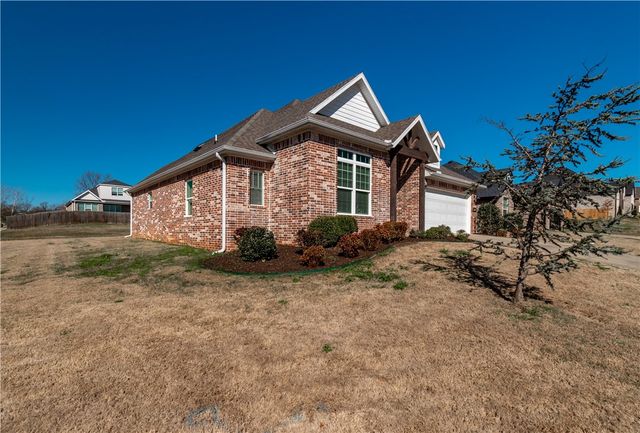 2787 N Chapel Drive, Fayetteville, AR 72704