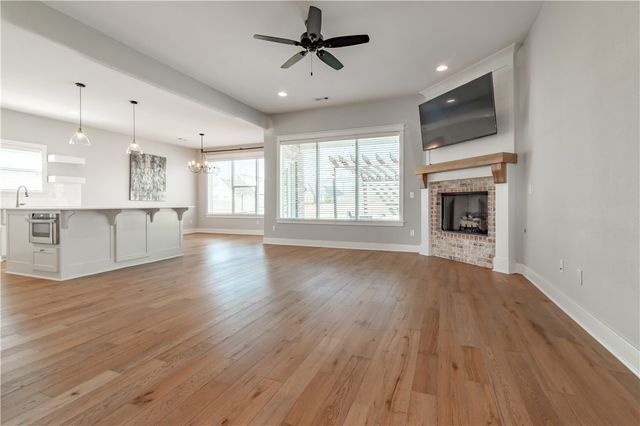 2787 N Chapel Drive, Fayetteville, AR 72704