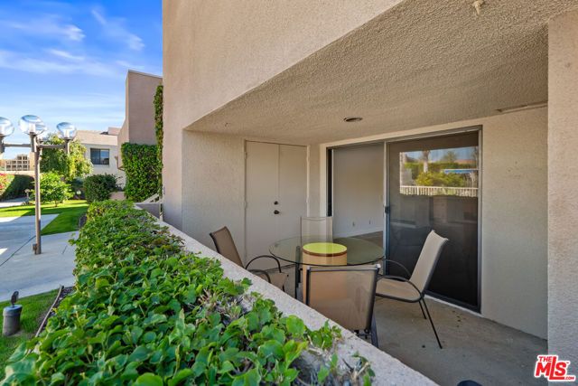 222 N Calle El Segundo 560, Palm Springs, CA 92262