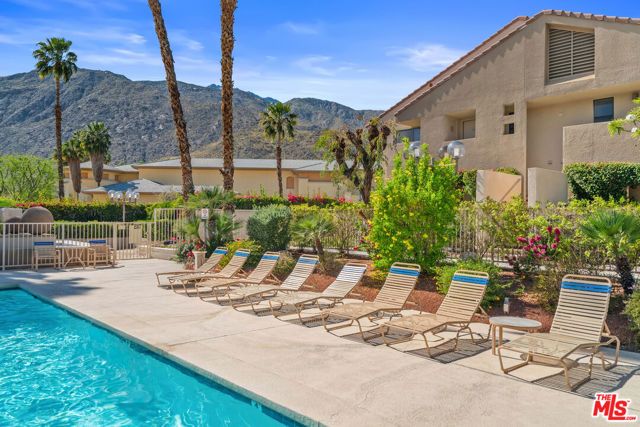 222 N Calle El Segundo 560, Palm Springs, CA 92262