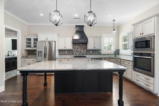 4721 Pleasant Breeze Drive, Olive Branch, MS 38654