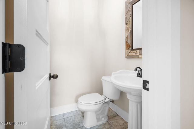 4721 Pleasant Breeze Drive, Olive Branch, MS 38654