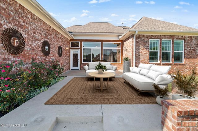 4721 Pleasant Breeze Drive, Olive Branch, MS 38654