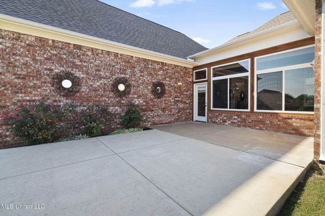 4721 Pleasant Breeze Drive, Olive Branch, MS 38654