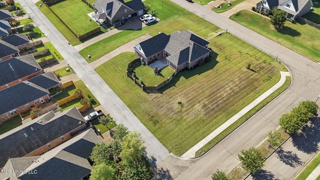 4721 Pleasant Breeze Drive, Olive Branch, MS 38654