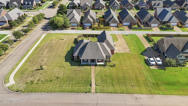 4721 Pleasant Breeze Drive, Olive Branch, MS 38654