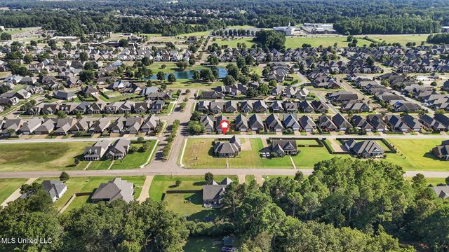 4721 Pleasant Breeze Drive, Olive Branch, MS 38654