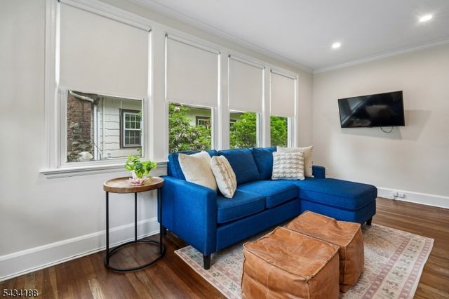 43 Burr Rd, Maplewood Twp., NJ 07040