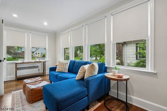 43 Burr Rd, Maplewood Twp., NJ 07040
