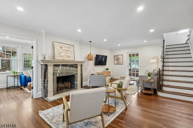 43 Burr Rd, Maplewood Twp., NJ 07040