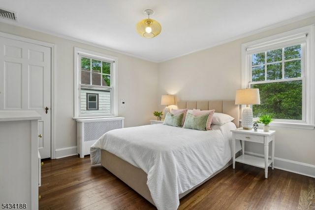 43 Burr Rd, Maplewood Twp., NJ 07040